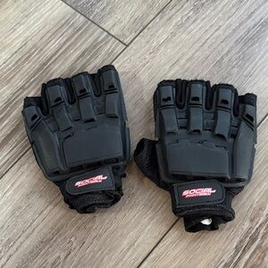 Paintball gloves